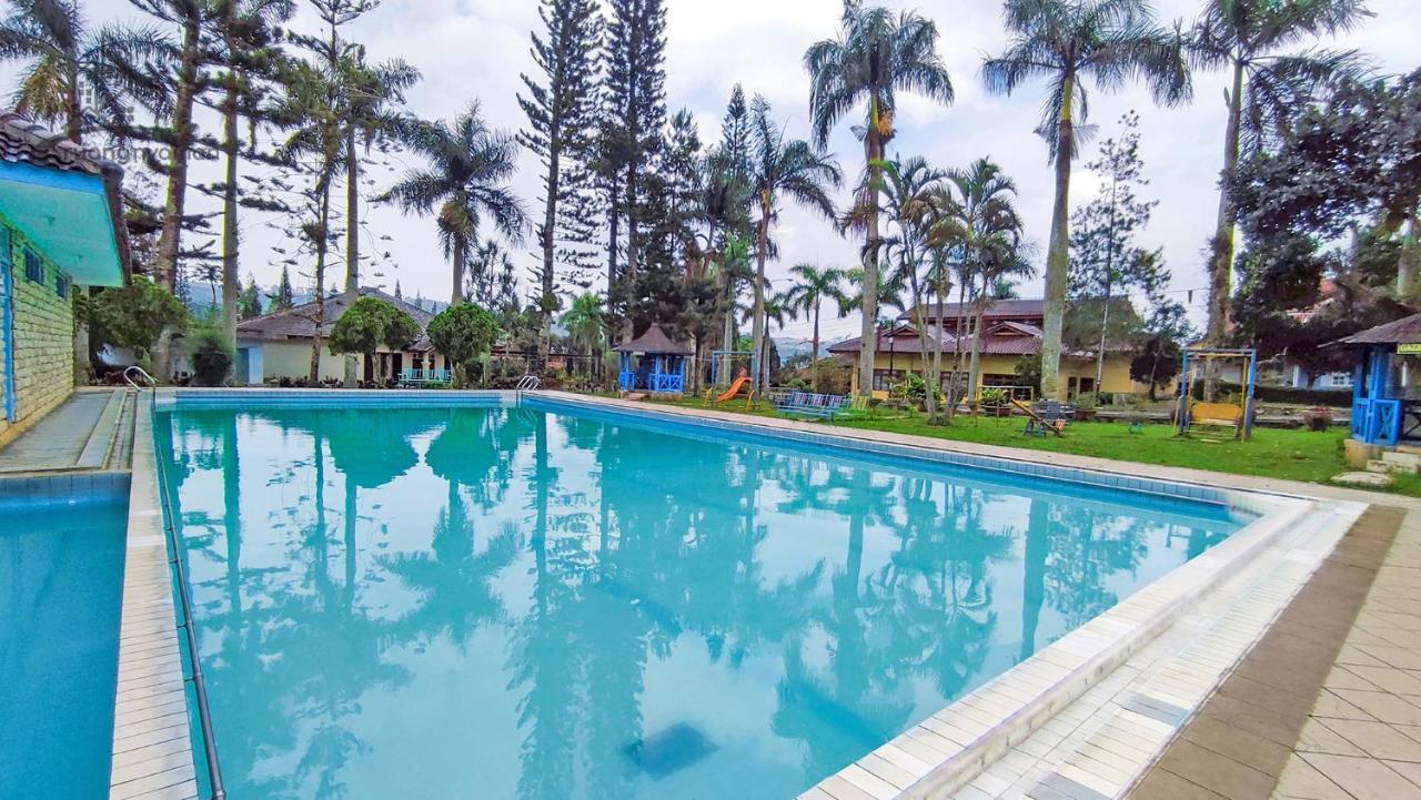 Sukanagalih Resort By Ruang Nyaman Cimacan Bagian luar foto